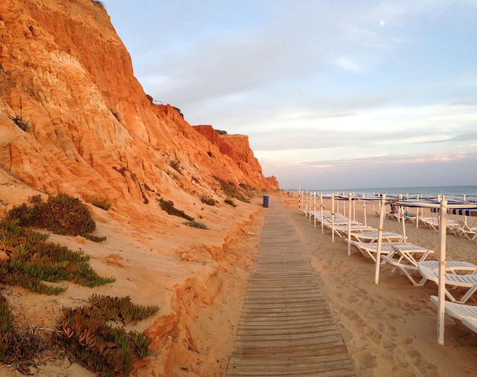 Albufeira Falesia Beach Apartment ภายนอก รูปภาพ